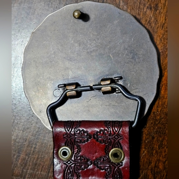 Fossil Genuine Leather Vintage belt with painted stainless buckle, embossed - Picture 2 of 8